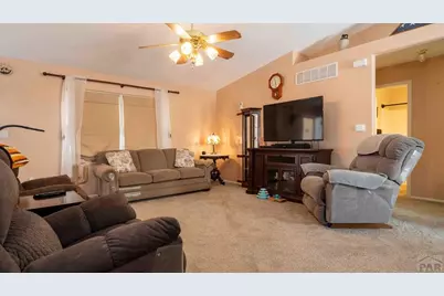 403 N Desert Cove Dr, Pueblo West, CO 81007 - Photo 10