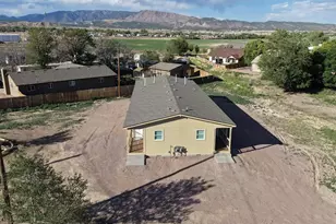 2406 N 9th St, Canon City, CO 81212 - Photo 2