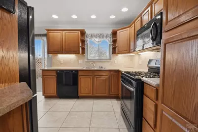 2130 Oakwood Lane, Pueblo, CO 81005 - Photo 6