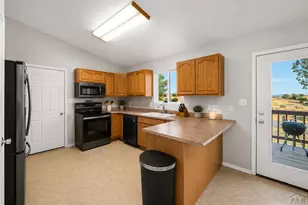 1042 S Honeysuckle Dr, Pueblo West, CO 81007 - Photo 4