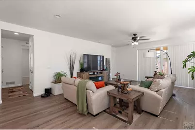 2212 Sunrise Ln, Pueblo, CO 81008 - Photo 14