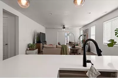 2212 Sunrise Ln, Pueblo, CO 81008 - Photo 8