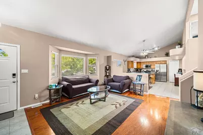 638 S Rogers Dr, Pueblo, CO 81007 - Photo 2