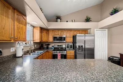 638 S Rogers Dr, Pueblo, CO 81007 - Photo 8
