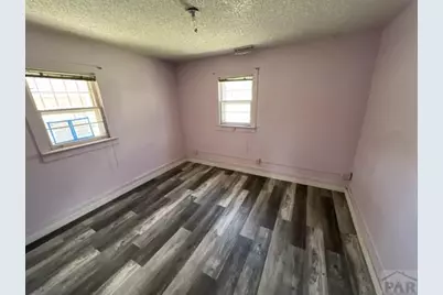2002 E 10th St, Pueblo, CO 81001 - Photo 4
