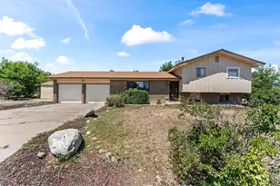 22 Heatherwood Ln, Pueblo, CO 81008 - Photo 1