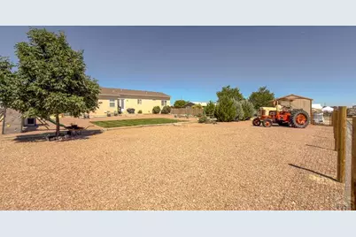 594 E Paradise Dr, Pueblo West, CO 81007 - Photo 32