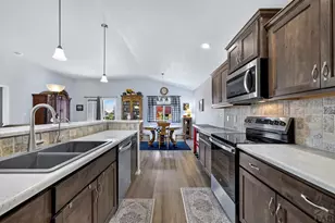 1005 E Kirkwood Dr, Pueblo, CO 81007 - Photo 8