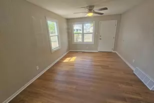 926 W 11th St, Pueblo, CO 81003 - Photo 4