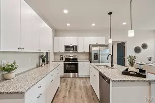 559 E Bayview Dr, Pueblo West, CO 81007 - Photo 6