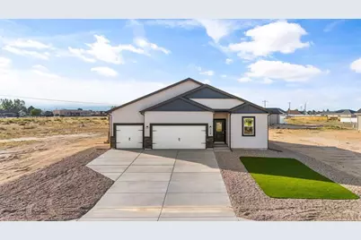 559 E Bayview Dr, Pueblo West, CO 81007 - Photo 2
