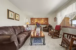 1194 39th Ln, Pueblo, CO 81006 - Photo 8