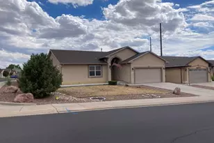 2212 Crestwood Ln, Pueblo, CO 81008 - Photo 4