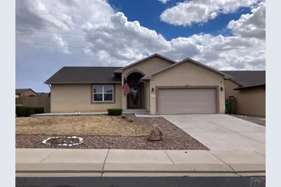 2212 Crestwood Ln, Pueblo, CO 81008 - Photo 2