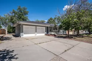40 Normandy Cir, Pueblo, CO 81001 - Photo 2