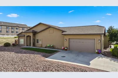 51 Aberdeen Bluff, Pueblo, CO 81004 - Photo 2