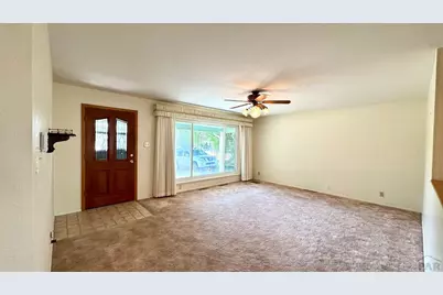 2127 Ridgewood Ln, Pueblo, CO 81005 - Photo 2