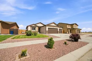 3530 Ptarmigan Ln, Pueblo, CO 81005 - Photo 2
