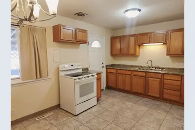 2950 Lancaster Dr, Pueblo, CO 81005 - Photo 8