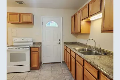 2950 Lancaster Dr, Pueblo, CO 81005 - Photo 6