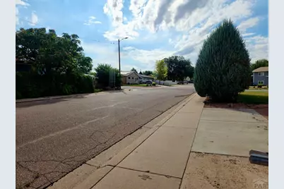 2950 Lancaster Dr, Pueblo, CO 81005 - Photo 32