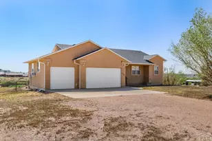 574 S Chimazo Dr, Pueblo West, CO 81007 - Photo 2