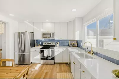 712 W 22nd St, Pueblo, CO 81003 - Photo 2
