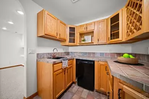 995 S Linden Pl, Pueblo West, CO 81007 - Photo 32