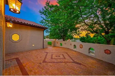 995 S Linden Pl, Pueblo West, CO 81007 - Photo 4