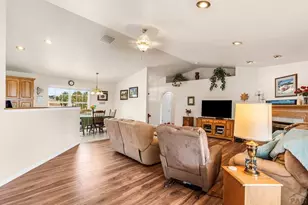 1165 S Oak Leaf Dr, Pueblo West, CO 81007 - Photo 8