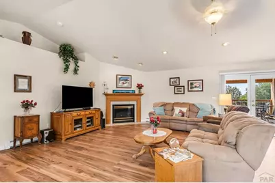 1165 S Oakleaf Dr, Pueblo West, CO 81007 - Photo 6