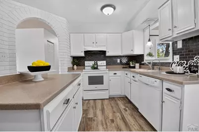546 S Laporte Dr, Pueblo West, CO 81007 - Photo 8
