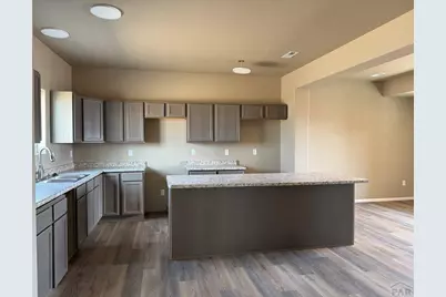 2410 Yankee Ct, Pueblo, CO 81008 - Photo 4