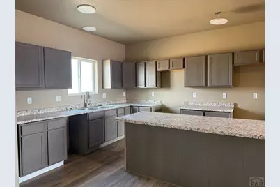 2410 Yankee Ct, Pueblo, CO 81008 - Photo 10