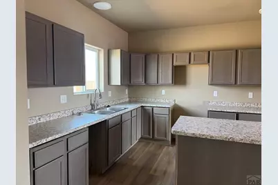 2410 Yankee Ct, Pueblo, CO 81008 - Photo 6