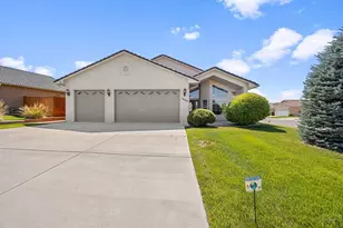 1003 Olivecrest Dr, Pueblo, CO 81005 - Photo 1