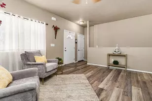 2413 Cruz Ct, Pueblo, CO 81003 - Photo 4