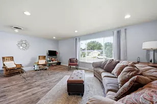 110 Encino Dr, Pueblo, CO 81005 - Photo 10