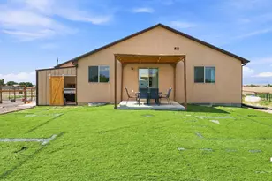 1073 W Mescalero Dr, Pueblo, CO 81007 - Photo 32