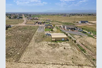 1073 W Mescalero Dr, Pueblo, CO 81007 - Photo 40