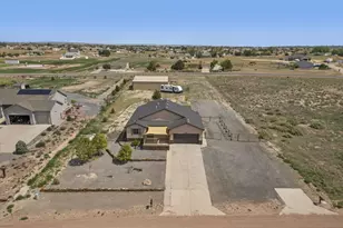 1073 W Mescalero Dr, Pueblo, CO 81007 - Photo 2