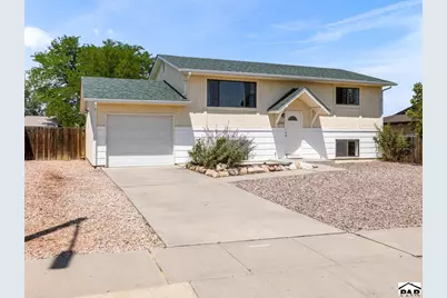 1909 Pioneer Dr, Pueblo, CO 81008 - Photo 2