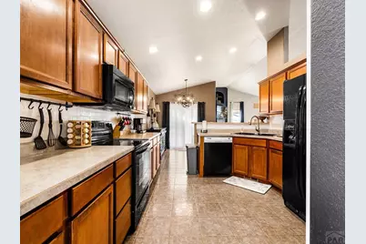 1140 W Shenandoah Dr, Pueblo West, CO 81007 - Photo 6