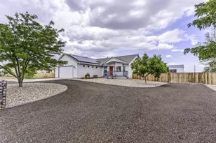 686 N Mancos Dr, Pueblo West, CO 81008 - Photo 2