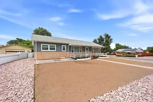 1601 Englewood Dr, Pueblo, CO 81005 - Photo 2
