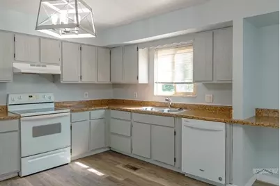 556 Pear St, Pueblo, CO 81005 - Photo 8