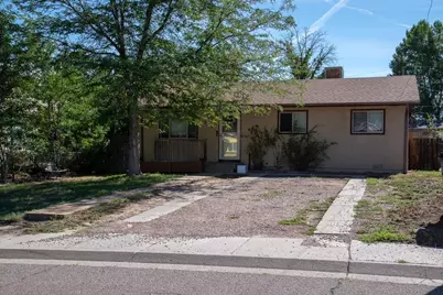 556 Pear St, Pueblo, CO 81005 - Photo 2