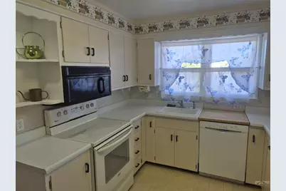 423 Elm, La Junta, CO 81050 - Photo 6
