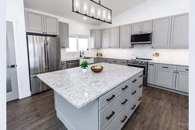 307 N Lyons Dr, Pueblo, CO 81007 - Photo 8