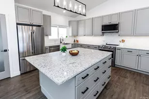307 N Lyons Dr, Pueblo, CO 81007 - Photo 8